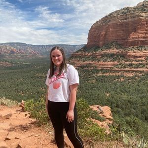 Meet your Posher, Kira